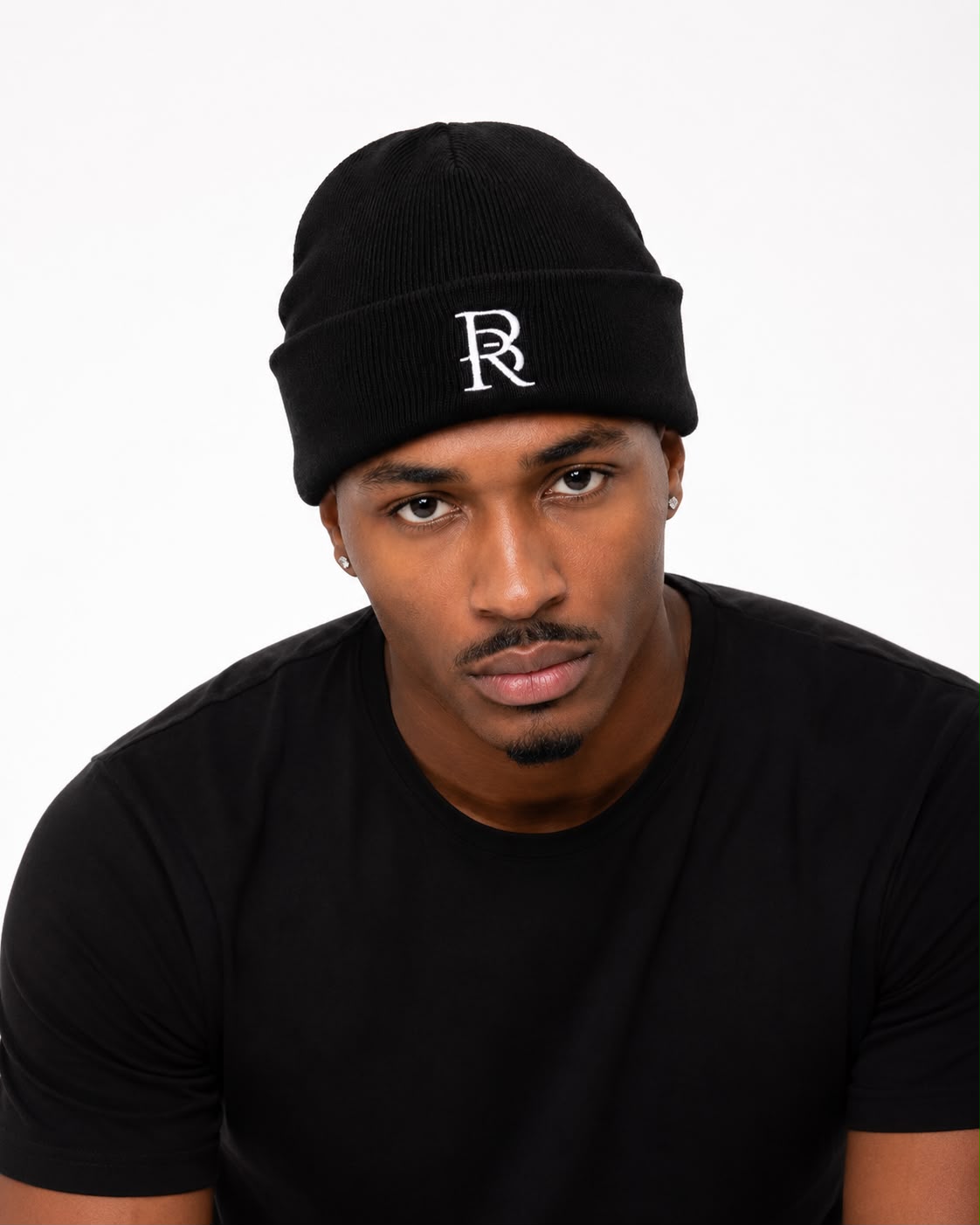 Homme portant le Bonnet Premium Noir Collection Elite 2026 BRYLON PARIS